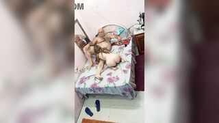 YOUNG GIRL GETS ALL WET WHEN SHE'S WITH THE OLD MAN